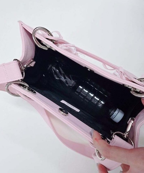 lilLilly（リルリリー）の「フリルキャンバスリボンブックミニトートバッグ(ショルダーストラップ付き)（ショルダーバッグ・メンズ・ブラック/ホワイト/ピンク・FREE）」の9枚目の写真