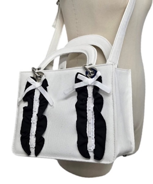 lilLilly（リルリリー）の「フリルキャンバスリボンブックミニトートバッグ(ショルダーストラップ付き)（ショルダーバッグ・メンズ・ブラック/ホワイト/ピンク・FREE）」の13枚目の写真