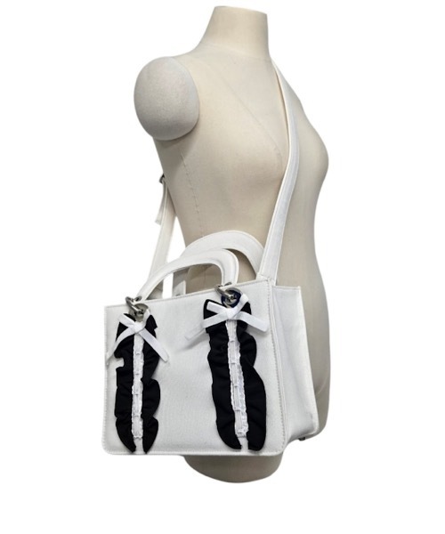 lilLilly（リルリリー）の「フリルキャンバスリボンブックミニトートバッグ(ショルダーストラップ付き)（ショルダーバッグ・メンズ・ブラック/ホワイト/ピンク・FREE）」の17枚目の写真