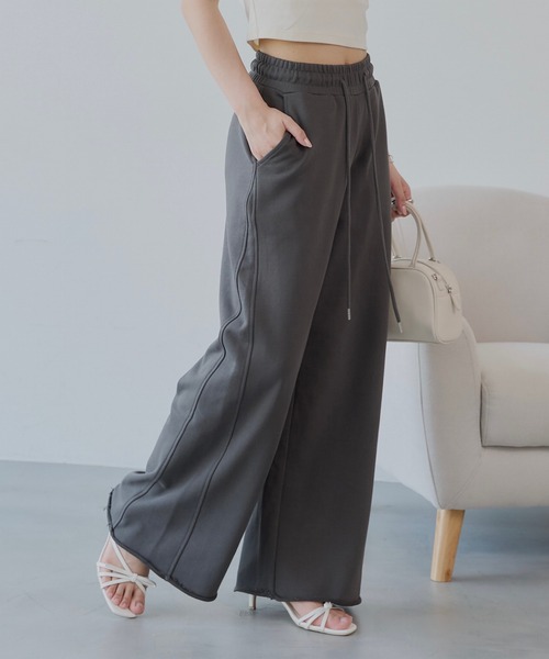 Chico（チコ）の「ルーズワイドスウェットパンツ（スウェットパンツ・レディース・オートミール/チャコールグレー/グレー・SMALL/MEDIUM）」の2枚目の写真