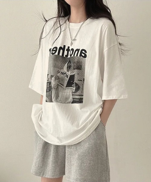LETee(レティー)の「存在感抜群のフォトプリントが目を惹く!ゆるっと着こなせるビッグシルエットTシャツ(Tシャツ/カットソー・レディース・ブラック/ホワイト/グレー・FREE)」の12枚目の写真