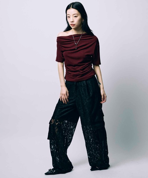 led.tokyo（レッドトウキョウ）の「【led.tokyo】ONE SHOULDER TOPS/ワンショルダートップス（Tシャツ/カットソー・レディース・グレー/ブラック/レッド・FREE）」の17枚目の写真