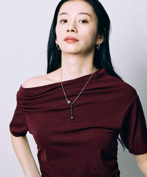 led.tokyo（レッドトウキョウ）の「【led.tokyo】ONE SHOULDER TOPS/ワンショルダートップス（Tシャツ/カットソー・レディース・グレー/ブラック/レッド・FREE）」の12枚目の写真