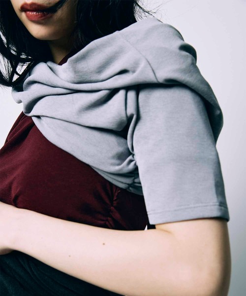 led.tokyo（レッドトウキョウ）の「【led.tokyo】ONE SHOULDER TOPS/ワンショルダートップス（Tシャツ/カットソー・レディース・グレー/ブラック/レッド・FREE）」の5枚目の写真