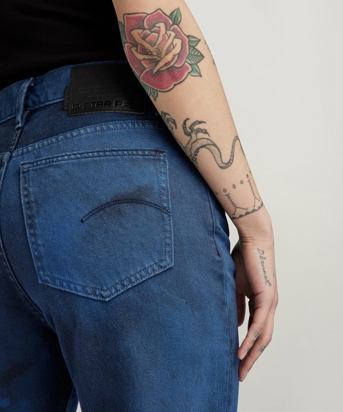 G-STAR（ジースター）の「VIKTORIA HIGH STRAIGHT JEANS/タイダイウォッシュ加工ハイウエストストレートジーンズ/L30（デニムパンツ・レディース・ブルー系その他・24inch/26inch/25inch）」の5枚目の写真