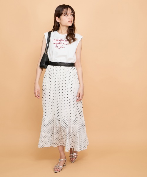 QUEENS COURT(クイーンズコート)の「Tストラップサンダル(サンダル・レディース・ブラック/ベージュ/シルバー系その他・23.5cm/24.0cm/23.0cm/24.5cm)」の6枚目の写真
