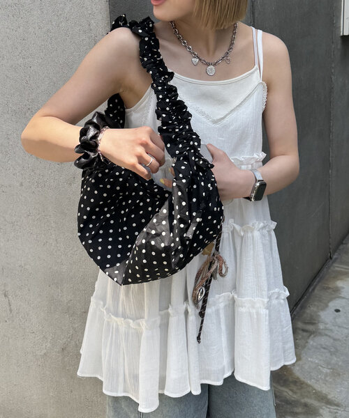 w closet（ダブルクローゼット）の「ドットシャーリングBAG（トートバッグ・レディース・ブラック/オフホワイト・FREE）」の17枚目の写真