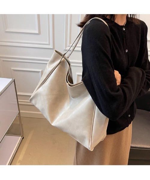 Sakka(サッカ)の「大容量 PUレザートートバッグ(トートバッグ・レディース・ブラック/ベージュ/ブラウン/ブルー/ワイン・FREE)」の3枚目の写真