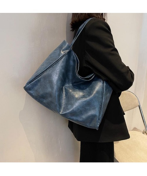 Sakka(サッカ)の「大容量 PUレザートートバッグ(トートバッグ・レディース・ブラック/ベージュ/ブラウン/ブルー/ワイン・FREE)」の4枚目の写真