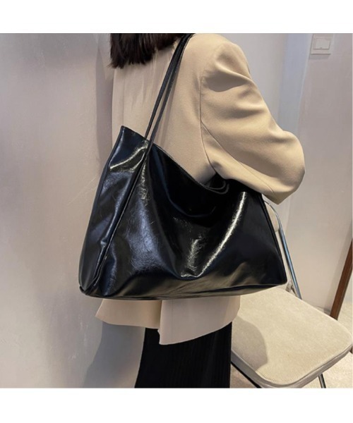 Sakka(サッカ)の「大容量 PUレザートートバッグ(トートバッグ・レディース・ブラック/ベージュ/ブラウン/ブルー/ワイン・FREE)」の2枚目の写真