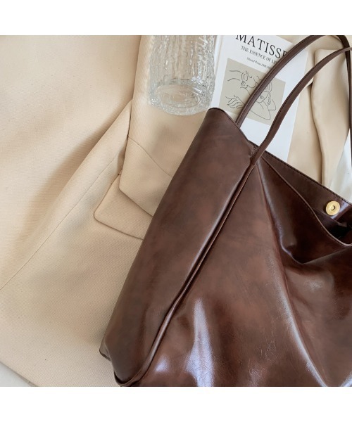 Sakka(サッカ)の「大容量 PUレザートートバッグ(トートバッグ・レディース・ブラック/ベージュ/ブラウン/ブルー/ワイン・FREE)」の8枚目の写真