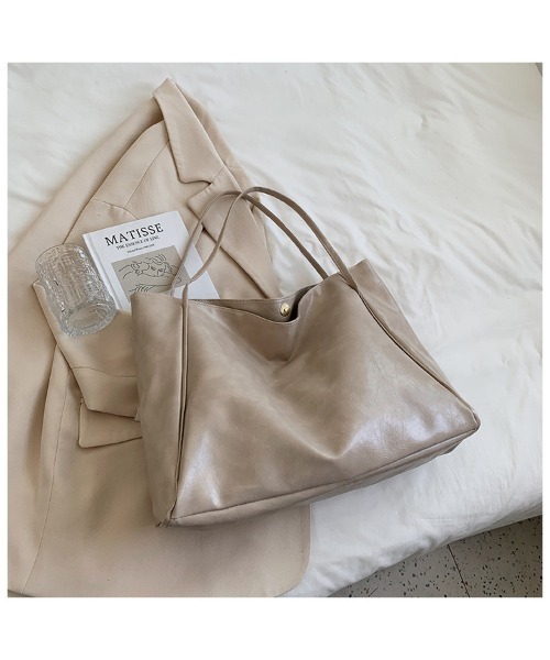 Sakka(サッカ)の「大容量 PUレザートートバッグ(トートバッグ・レディース・ブラック/ベージュ/ブラウン/ブルー/ワイン・FREE)」の10枚目の写真