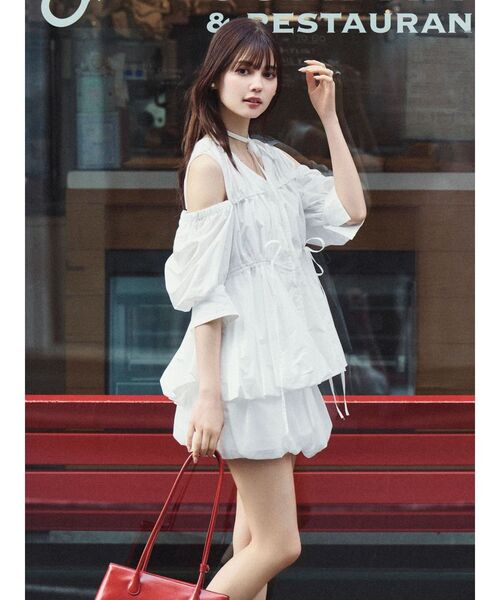 dazzlin(ダズリン)の「ギャザーバルーンペプラムブラウス(シャツ/ブラウス・レディース・ライトブルー/オフホワイト/ブルー/イエロー/その他1/キャメル・FREE)」の9枚目の写真