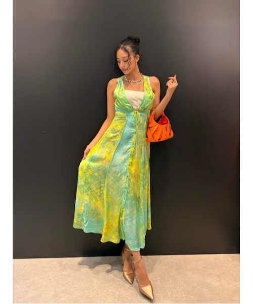 グラデーションフローラルロングワンピース Vネックリボン付き