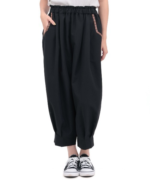 チチカカ（チチカカ）の「ピーチスキンエッグタックパンツ（その他パンツ・レディース・ベージュ/グリーン/ブラック・MEDIUM/LARGE）」の11枚目の写真