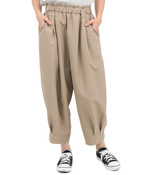 チチカカ（チチカカ）の「ピーチスキンエッグタックパンツ（その他パンツ・レディース・ベージュ/グリーン/ブラック・MEDIUM/LARGE）」の8枚目の写真