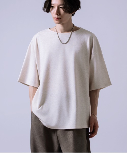 Crownor(クラウノアー)の「ボートネック 裾ラウンド 半袖Tシャツ(Tシャツ/カットソー・メンズ・グレー/ベージュ/ブラック・SMALL/MEDIUM/LARGE)」の3枚目の写真