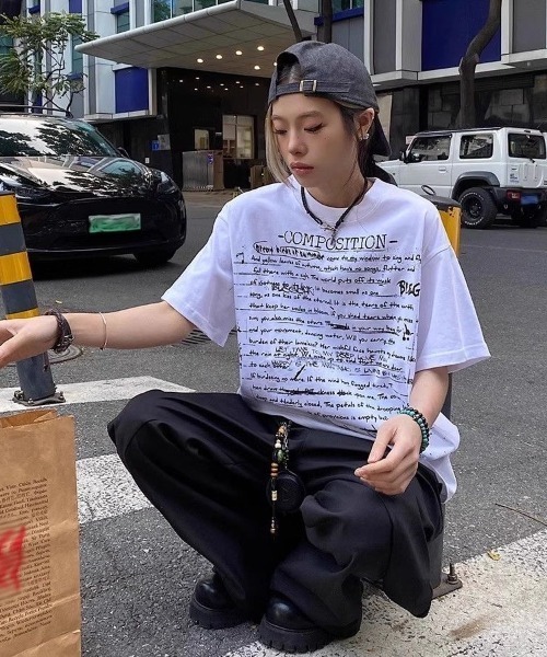 セール】“COMPOSITION” グラフィックプリントビッグTシャツ（T