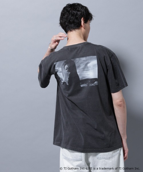 NANO universe(ナノユニバース)の「「着るアート」LIFE PICTURE COLLECTION フォトT 2(Tシャツ/カットソー・メンズ・ブラック・L/M)」の4枚目の写真