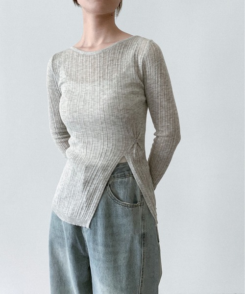 on:nue（オンニュ）の「【on:nue】[着用動画あり！/選べる6色展開] サイドボタンスリットシアーリブニット（ニット/セーター・レディース・ベージュ/グリーン/ホワイト/ブラック/アイボリー/グレー・FREE）」の14枚目の写真
