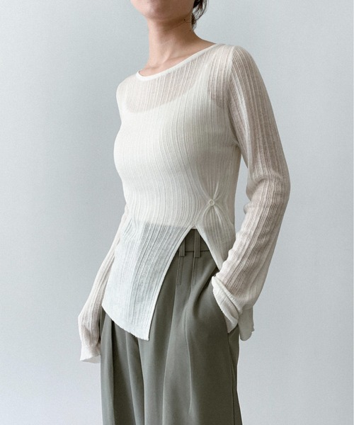 on:nue（オンニュ）の「【on:nue】[着用動画あり！/選べる6色展開] サイドボタンスリットシアーリブニット（ニット/セーター・レディース・ベージュ/グリーン/ホワイト/ブラック/アイボリー/グレー・FREE）」の17枚目の写真