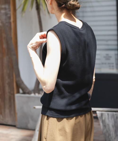 FORK&SPOON（フォークアンドスプーン）の「FORK&SPOON　ミニワッフルノースリーブTシャツ（Tシャツ/カットソー・レディース・オフホワイト/ブラック/イエロー系その他・1）」の14枚目の写真