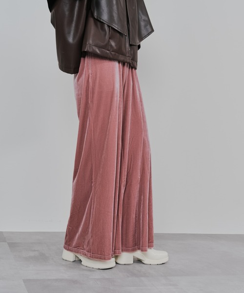 DOLLUPOOPS（ドールアップウップス）の「ベロアフレアパンツ（その他パンツ・レディース・ブルー/ピンク/ブラウン・38）」の4枚目の写真