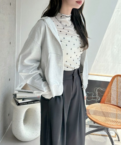 TREOVER(トレオーバー)の「【カラバリ6色展開】裏毛ジップパーカー 秋 冬(パーカー・レディース・ブラック/ブラウン/レッド/オートミール/杢グレー/チャコール・MEDIUM/LARGE)」の8枚目の写真