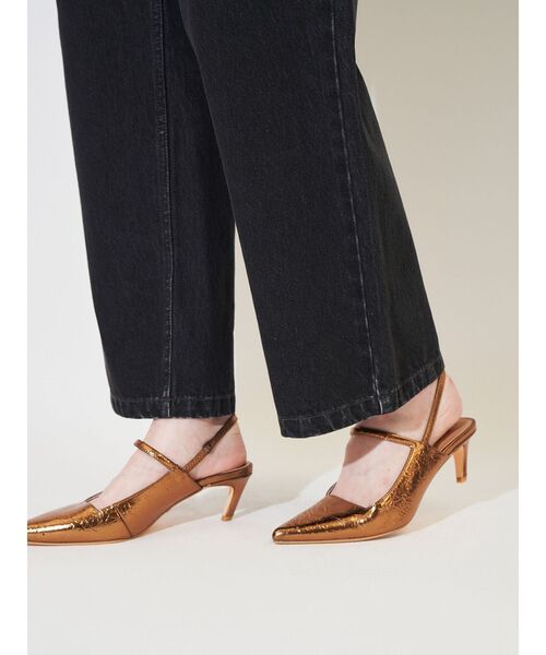 ELENDEEK（エレンディーク）の「ポインテッドトゥミュール（パンプス・レディース・ブラック/シルバー/ブロンズ・37/38）」の6枚目の写真