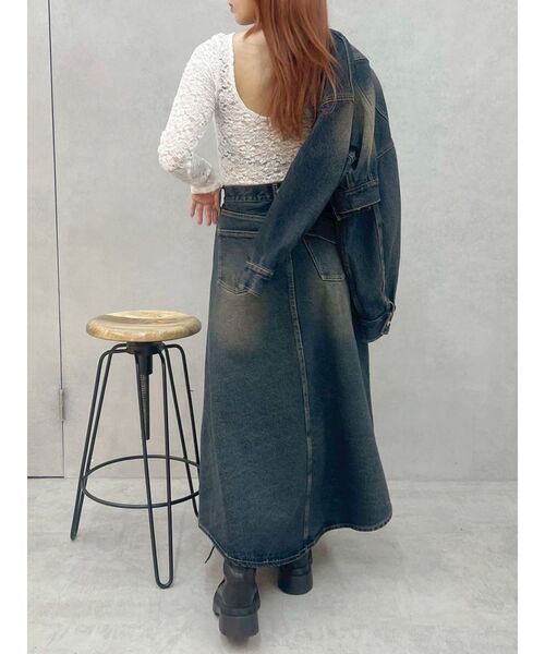 EVRIS（エヴリス）の「グラデーションスリットロングデニムスカート【セットアップ着用可能】（デニムスカート・レディース・インディゴブルー/ブラウン/ブルー・MEDIUM/SMALL）」の6枚目の写真