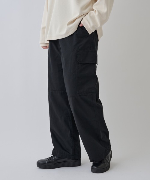 COLONY 2139（コロニートゥーワンスリーナイン）の「ツイルカーゴパンツ（カーゴパンツ・メンズ・ブラック/カーキ・MEDIUM/LARGE）」の2枚目の写真