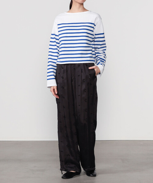 TICCA(ティッカ)の「TICCA | フラワーエンブロイダリー サテンパンツ WOMEN(その他パンツ・レディース・ブラック系その他/チャコール・F)」の4枚目の写真