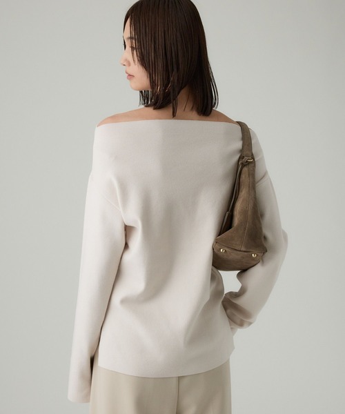 BABYLONE(バビロン)の「オフショルハイゲージプルオーバー(ニット/セーター・レディース・ベージュ/グレー/ブラック/オフホワイト/レッド・フリー)」の16枚目の写真