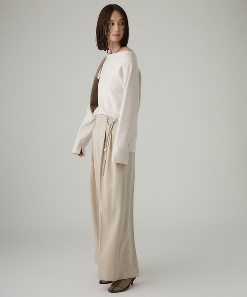 BABYLONE(バビロン)の「オフショルハイゲージプルオーバー(ニット/セーター・レディース・ベージュ/グレー/ブラック/オフホワイト/レッド・フリー)」の14枚目の写真