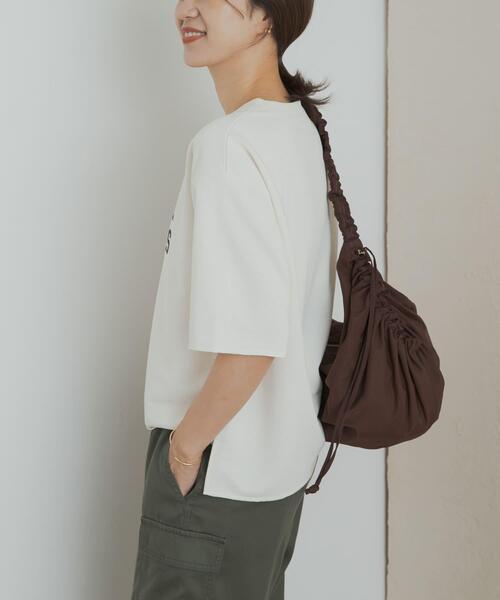 URBAN RESEARCH DOORS（アーバンリサーチドアーズ）の「速乾裏毛ロゴプルオーバー（Tシャツ/カットソー・レディース・オフホワイト/チャコールグレー/キャメル・MEDIUM）」の5枚目の写真