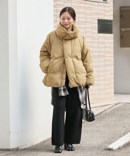 JOURNAL STANDARD（ジャーナルスタンダード）の「ビッグカラーダウンジャケット（ダウンジャケット/コート・レディース・ベージュ/ブラック・FREE）」の16枚目の写真