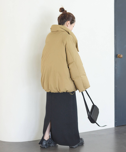 JOURNAL STANDARD（ジャーナルスタンダード）の「ビッグカラーダウンジャケット（ダウンジャケット/コート・レディース・ベージュ/ブラック・FREE）」の22枚目の写真