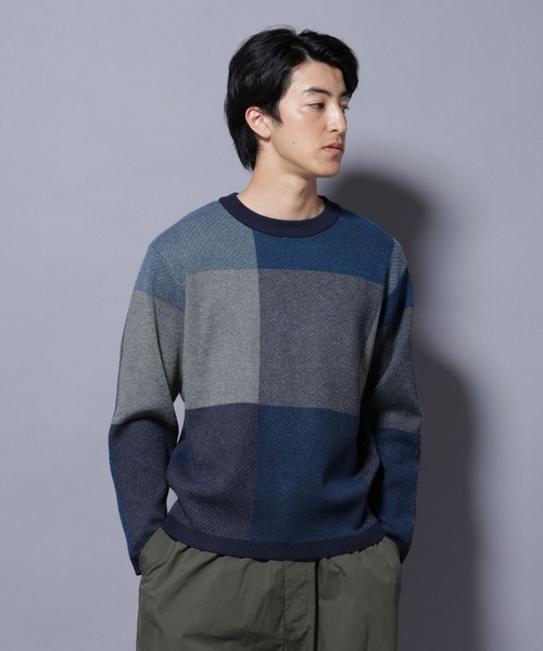 NANO universe（ナノユニバース）の「ブロックチェッククルーネックニット（ニット/セーター・メンズ・ブラック/ダークブルー/ライトグレー/グリーン・S/XL/L/M）」の4枚目の写真