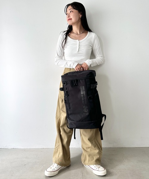 Lee（リー）の「Lee/リー 撥水 BOX リュック/デイパック/ロゴプリント/容量 約25リットル（バックパック/リュック・レディース・ブラック×ホワイト/ブラック×ブルー・FREE）」の13枚目の写真