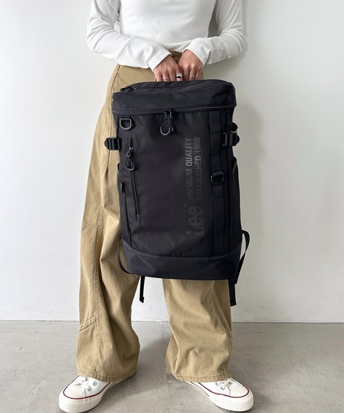 Lee（リー）の「Lee/リー 撥水 BOX リュック/デイパック/ロゴプリント/容量 約25リットル（バックパック/リュック・レディース・ブラック×ホワイト/ブラック×ブルー・FREE）」の11枚目の写真
