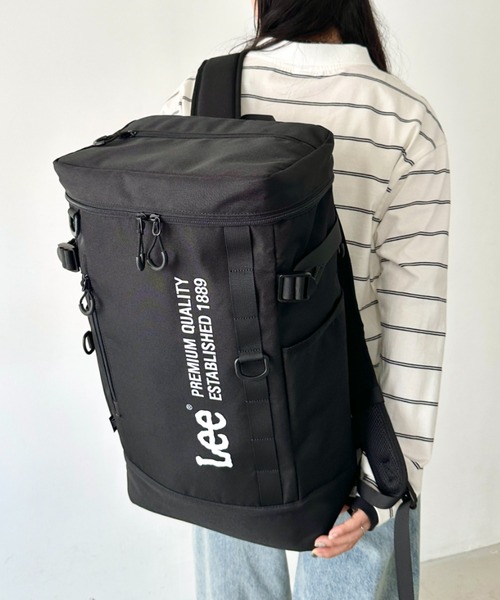 Lee（リー）の「Lee/リー 撥水 BOX リュック/デイパック/ロゴプリント/容量 約25リットル（バックパック/リュック・レディース・ブラック×ホワイト/ブラック×ブルー・FREE）」の4枚目の写真