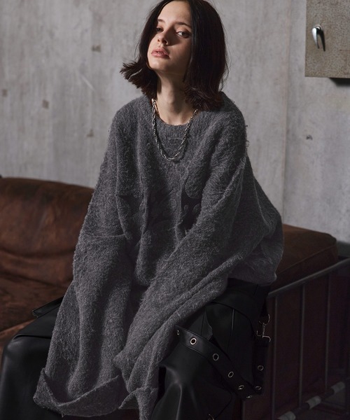 ERAR(エラー)の「【ERAR】起毛フェザーロゴ刺繍ロングアームショート丈ロールアップニット(ニット/セーター・メンズ・チャコール/ブラック・XL/L/M/S)」の2枚目の写真