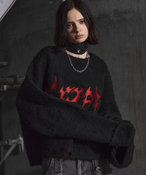 ERAR】起毛フェザーロゴ刺繍ロングアームショート丈ロールアップニット