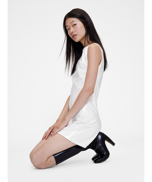 GapStudio(ギャップスタジオ)の「GapStudio ヴィーガン パテントレザー ミニドレス(ワンピース・レディース・ホワイト/ブラック・XXS/XS/L/M/S)」の13枚目の写真