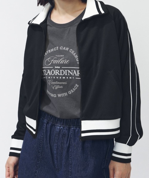 TIGORA（ティゴラ）の「ティゴラ TIGORA ドライオーバーサイズグラフィックTシャツ（Tシャツ/カットソー・レディース・チャコールグレー/ライトベージュ/ホワイト・S/M/L/XL）」の11枚目の写真
