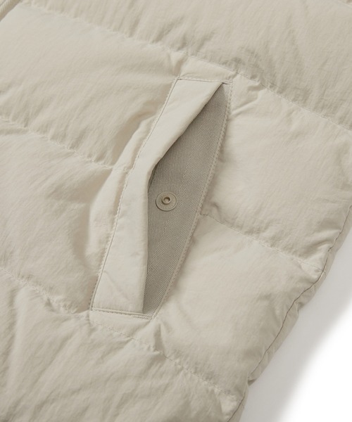 Snow Peak（スノーピーク）の「SnowPeak / Land Lightweight Down Vest ランドライトウェイトダウンベスト 海外限定（ダウンベスト・メンズ・ブラック/カーキ/ライトベージュ/ダークネイビー・M/L/XL/2XL）」の13枚目の写真