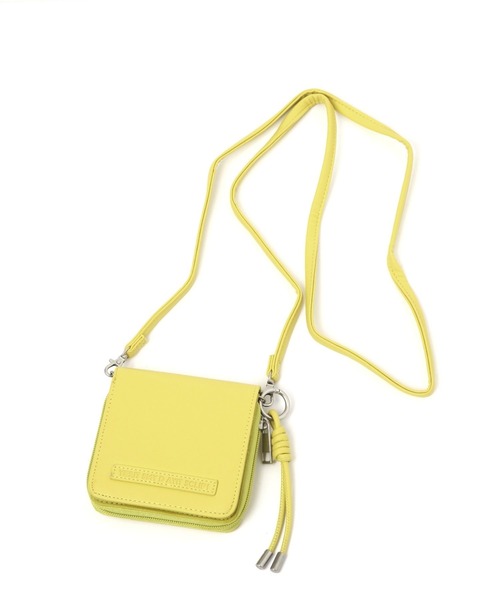 studio CLIP（スタディオクリップ）の「ストラップ付き折り財布（財布・レディース・ブラック/イエロー/その他2・FREE）」の2枚目の写真