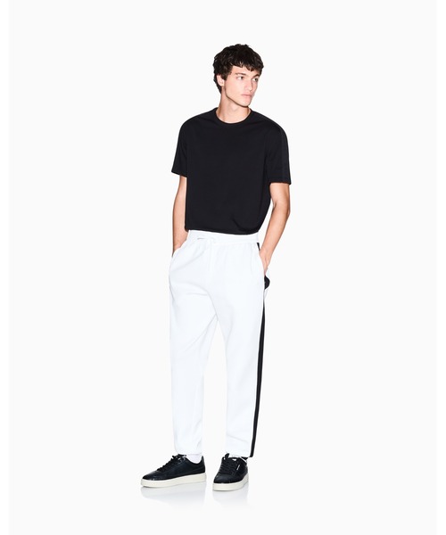 ARMANI EXCHANGE(アルマーニエクスチェンジ)の「【A|X アルマーニ エクスチェンジ】ロゴテープ 半袖クルーネックTシャツ/REGULAR(Tシャツ/カットソー・メンズ・ブラック/オフホワイト・XX-LARGE/LARGE/X-LARGE/X-SMALL/MEDIUM/SMALL)」の5枚目の写真