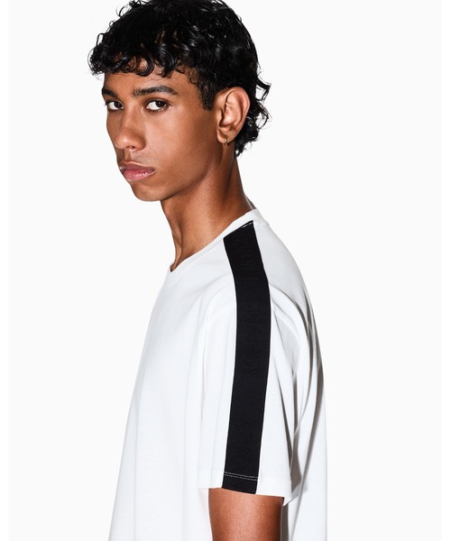 ARMANI EXCHANGE(アルマーニエクスチェンジ)の「【A|X アルマーニ エクスチェンジ】ロゴテープ 半袖クルーネックTシャツ/REGULAR(Tシャツ/カットソー・メンズ・ブラック/オフホワイト・XX-LARGE/LARGE/X-LARGE/X-SMALL/MEDIUM/SMALL)」の8枚目の写真