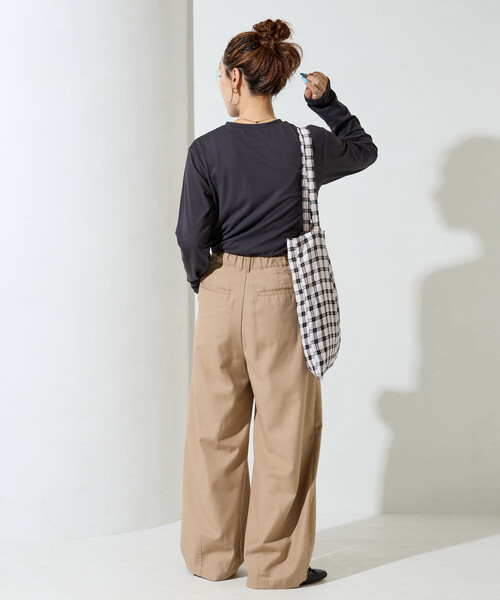 FREAK'S STORE(フリークスストア)の「限定展開 マシュマロ タッチ クルーネック ロングスリーブ トップス(Tシャツ/カットソー・レディース・オフホワイト/ブルー/ブラック/オリーブ/ブラウン/オレンジ・フリ-)」の21枚目の写真